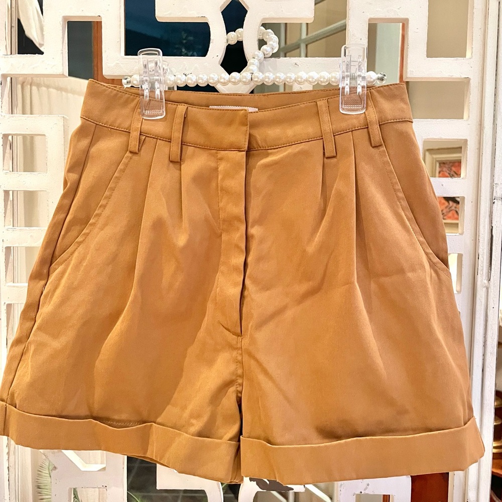 Francesca's Collections High Waist camel colored Shorts with pockets